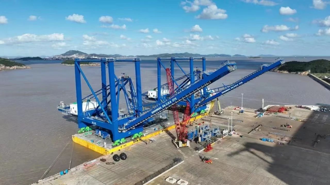 Port Star has successfully completed the reinforcement of the world\'s largest gantry crane.